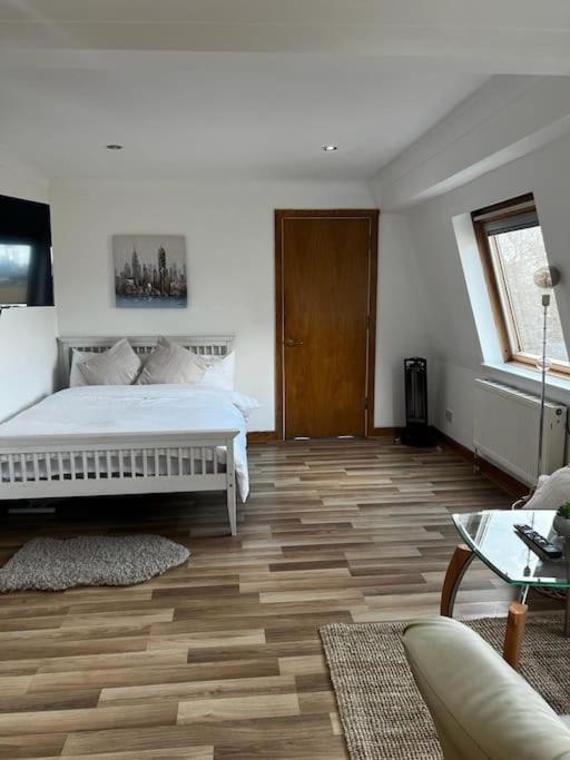 Quirky Studio Flat Selfcontained London Luaran gambar